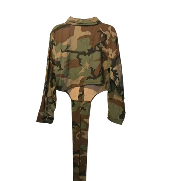 Camouflage Crop Top with Tie Front - Picture 4 of 4